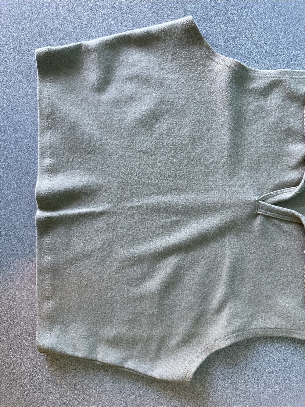 SUNDAY BEST | MEDIUM | ARITZIA | CROPPED TABK TOP - Picture 3 of 6